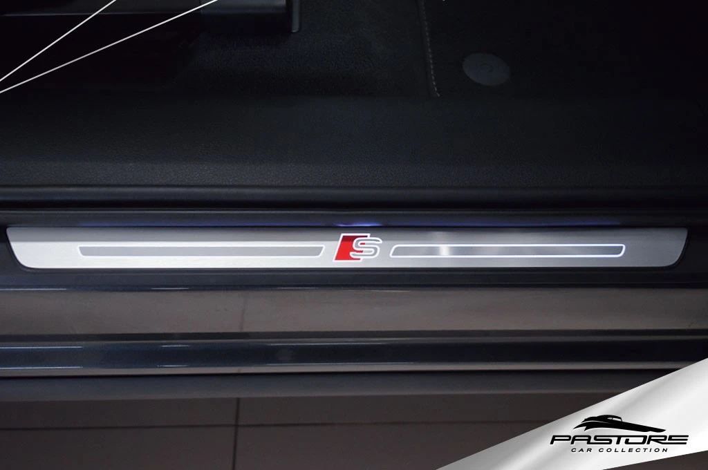 Audi E-tron Performance Black