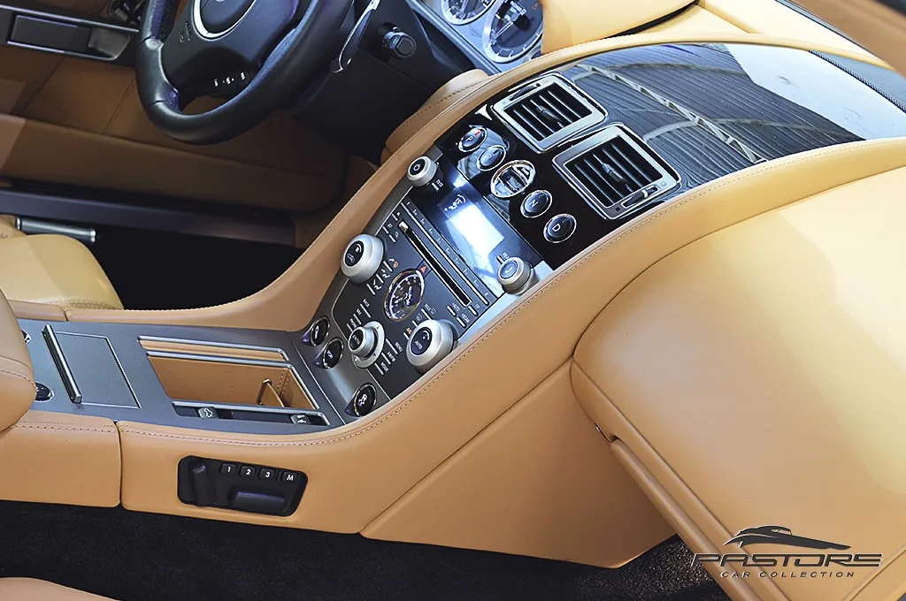 Aston Martin DB9 6.0 V12