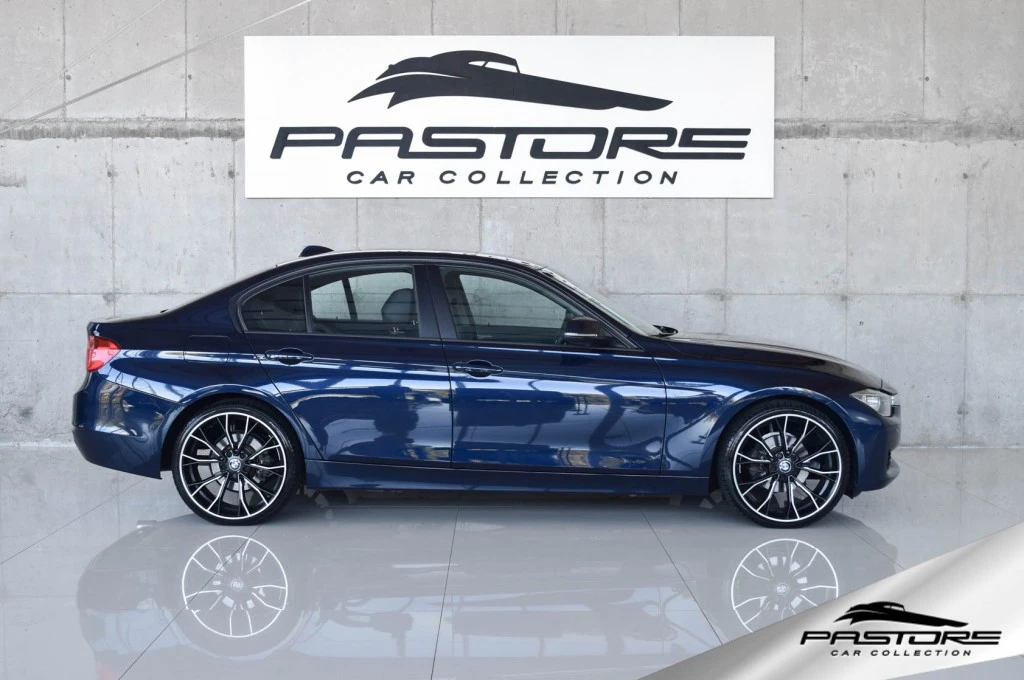 BMW 320i Active Flex