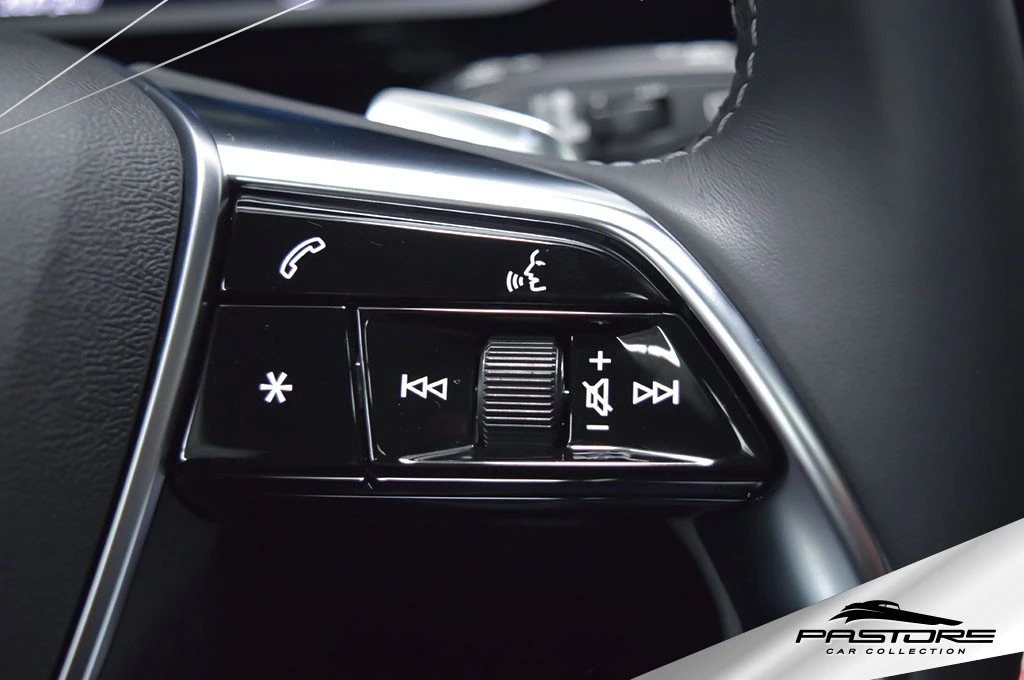 Audi E-tron Performance Black