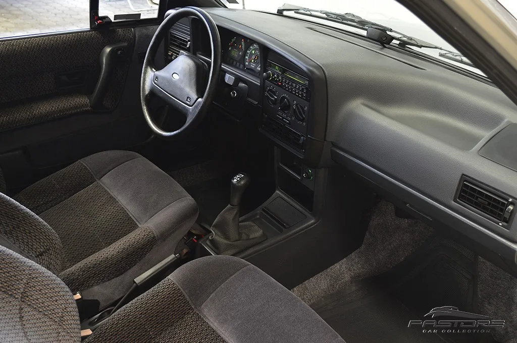 Ford Versailles Ghia