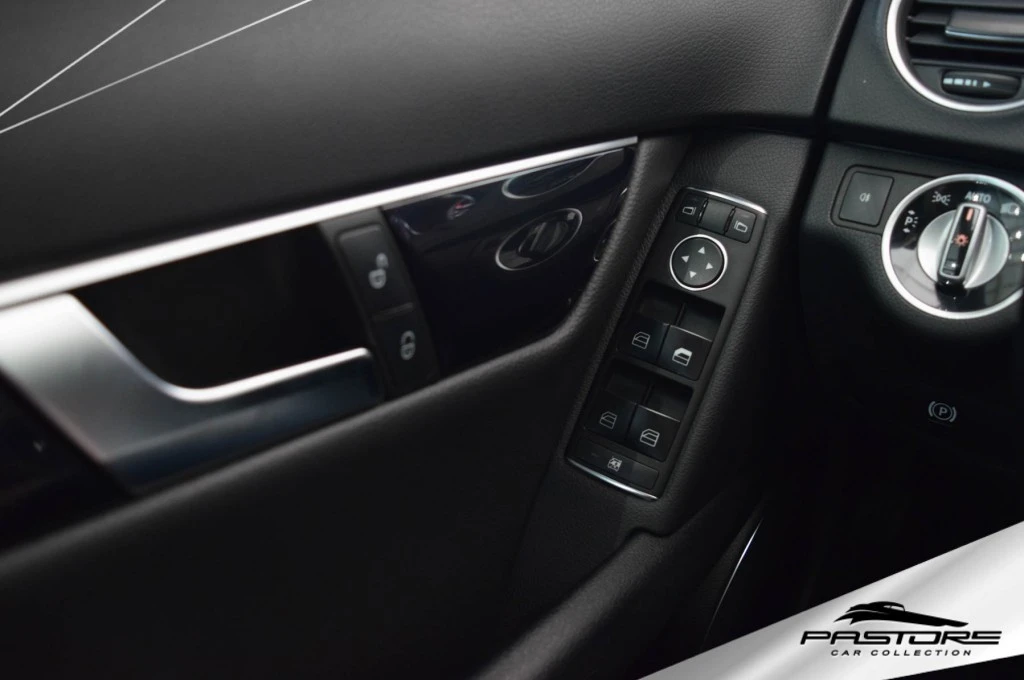 Mercedes-Benz C180 CGI Classic