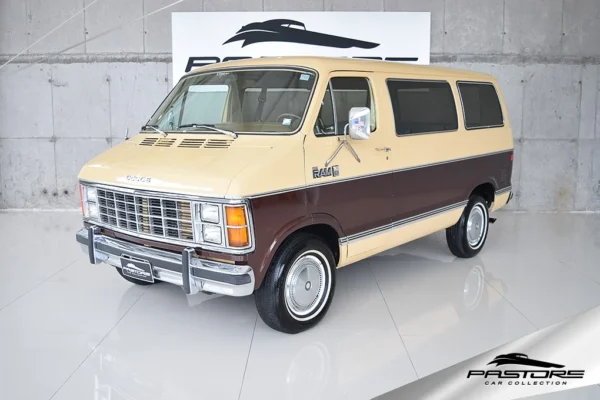 Dodge B150 Mini Van