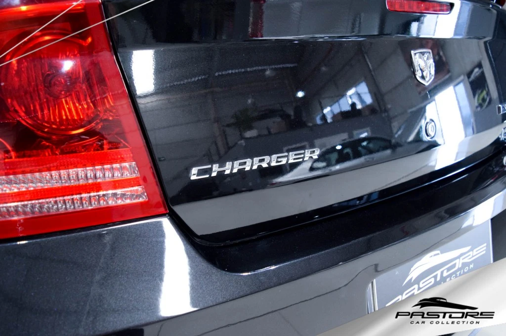 Dodge Charger SRT8 Hemi