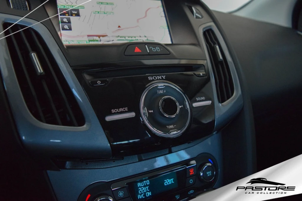 Ford Focus Titanium Hatch