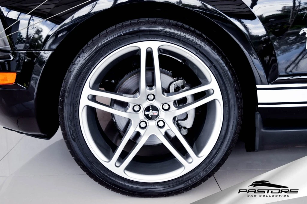 Ford Mustang Coupe V6