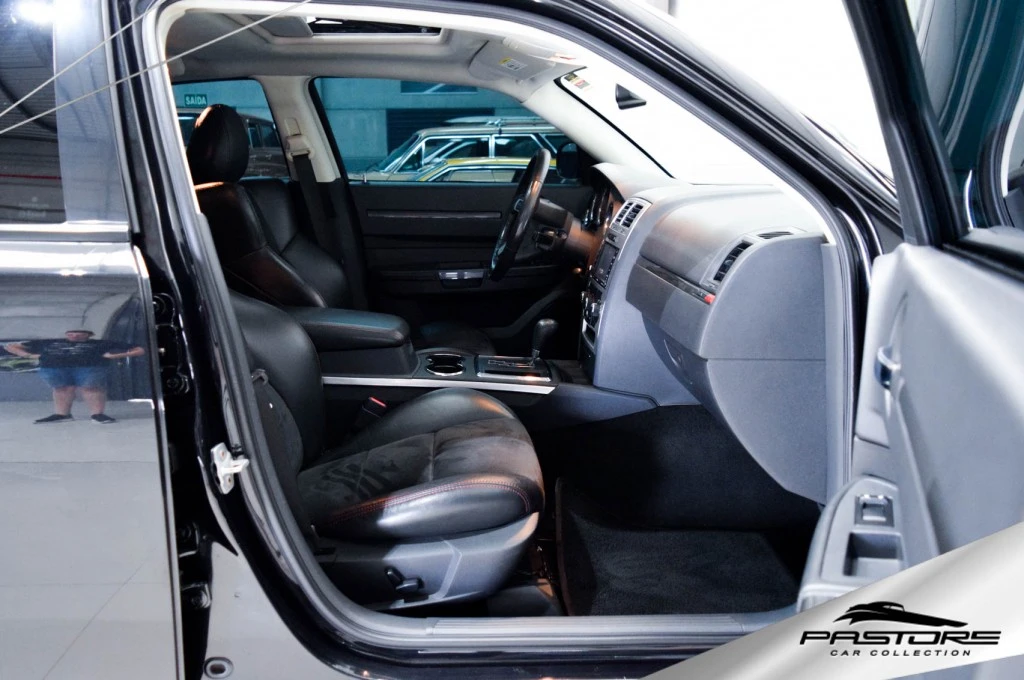 Dodge Charger SRT8 Hemi