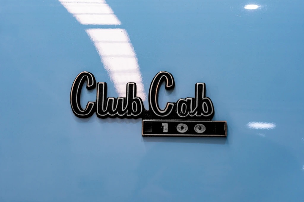 Dodge Dodge D100 Club Cab