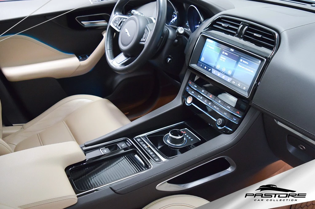 Jaguar F-Pace Prestige 2.0