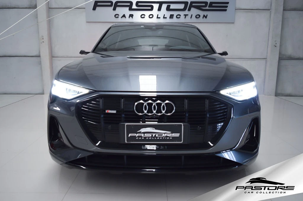 Audi E-tron Performance Black