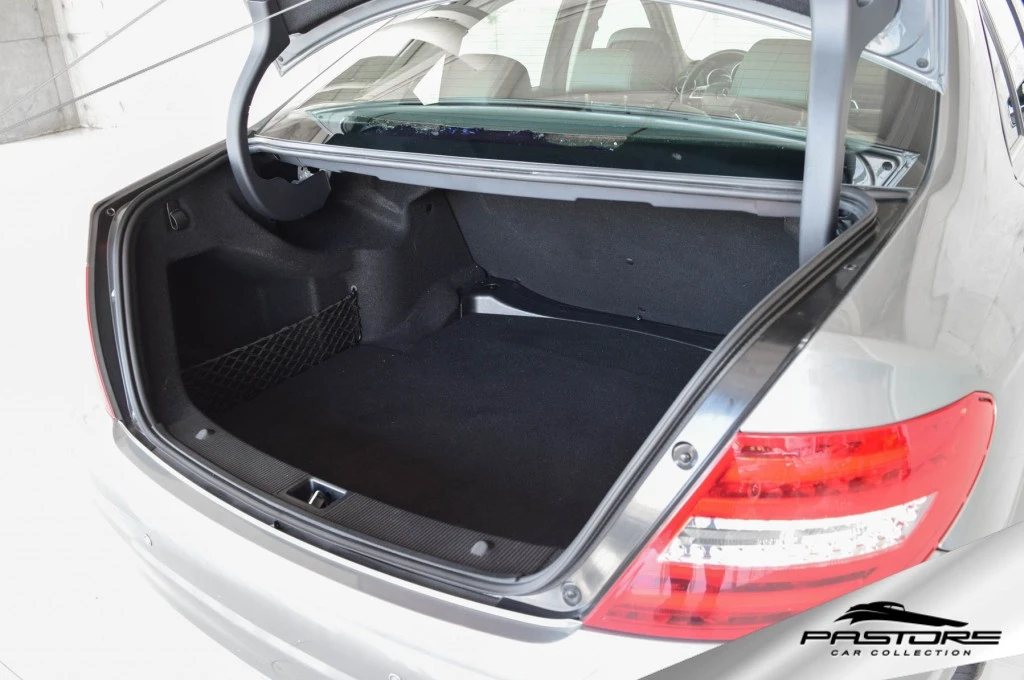 Mercedes-Benz C180 CGI Classic