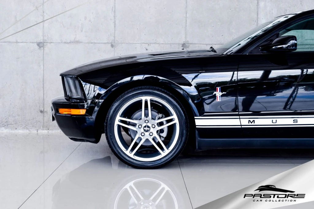 Ford Mustang Coupe V6