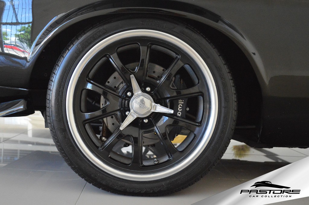 Ford Mustang Grande (R. Yates)