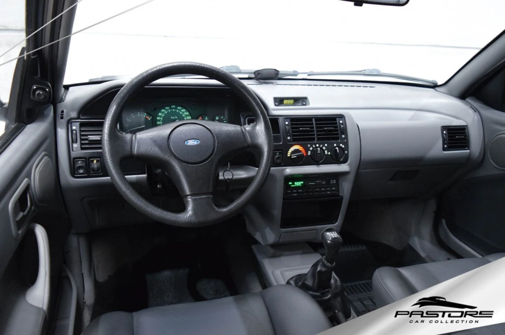 Ford Escort 1.8i GLX