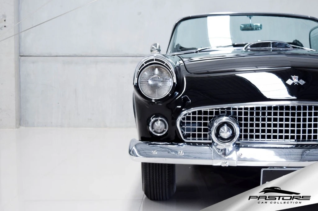 Ford Thunderbird V8
