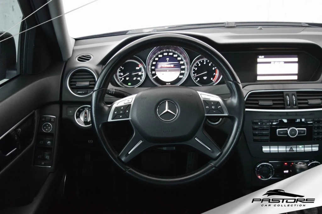 Mercedes-Benz C180 CGI Classic