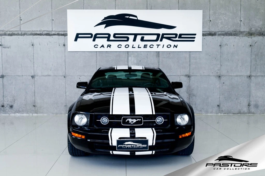 Ford Mustang Coupe V6