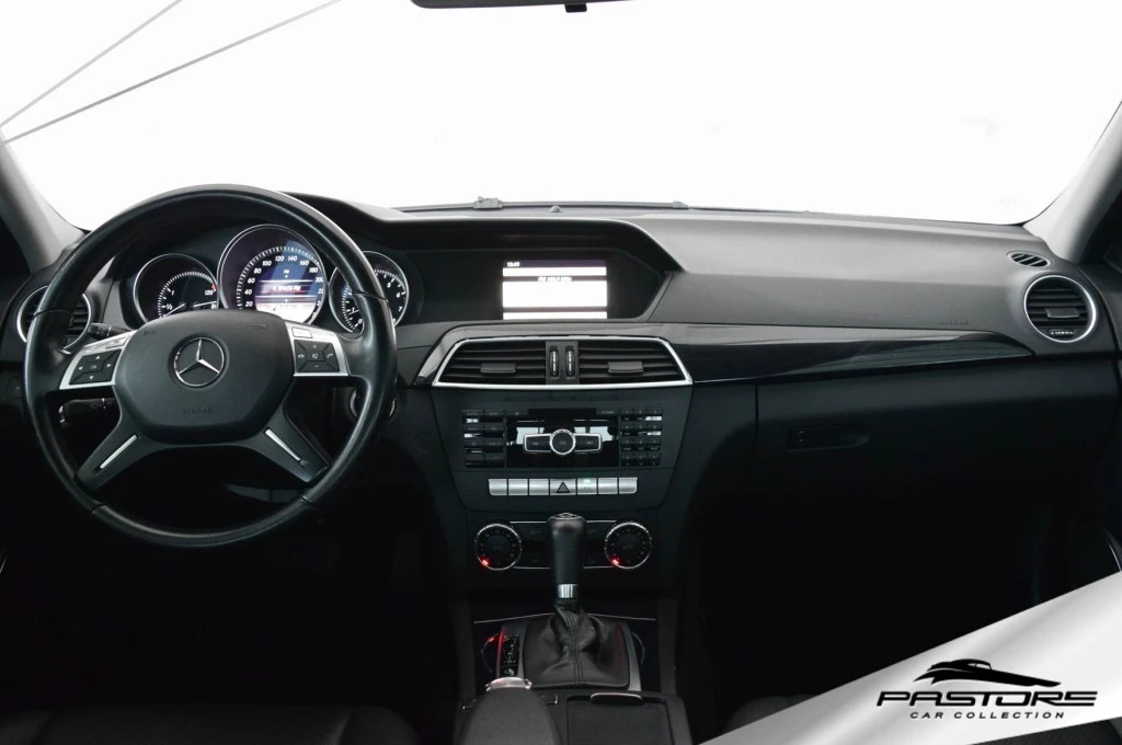 Mercedes-Benz C180 CGI Classic