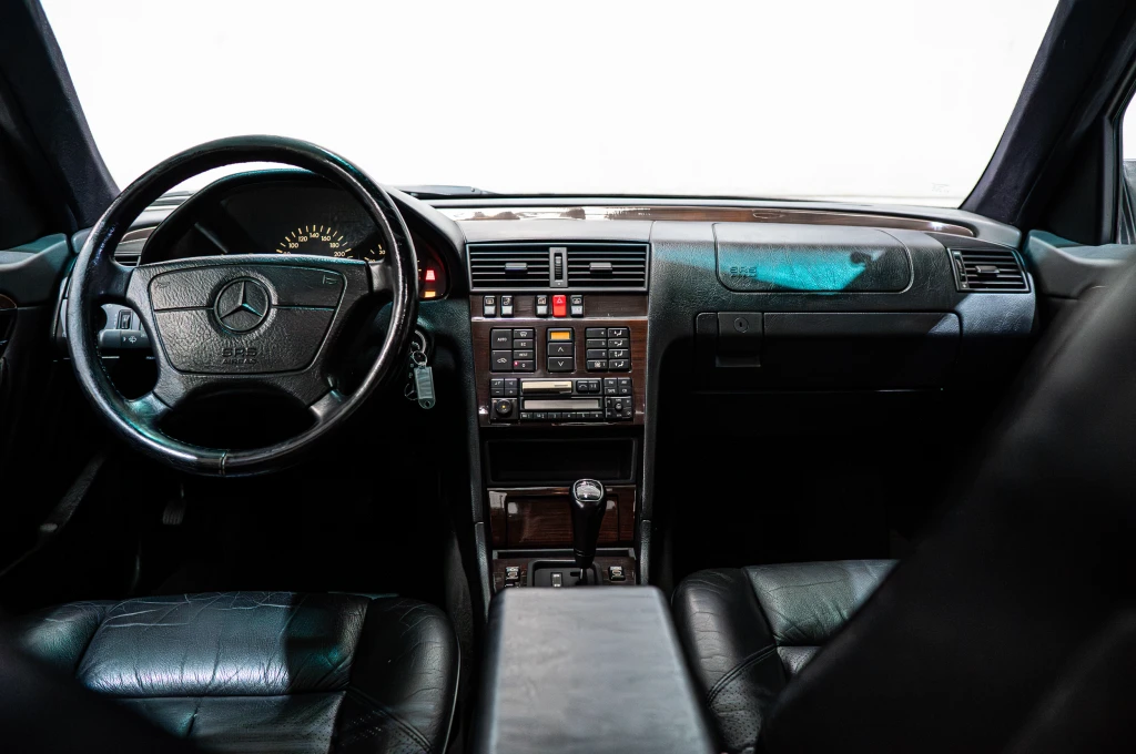 Mercedes-Benz MERCEDES C280 HA28W