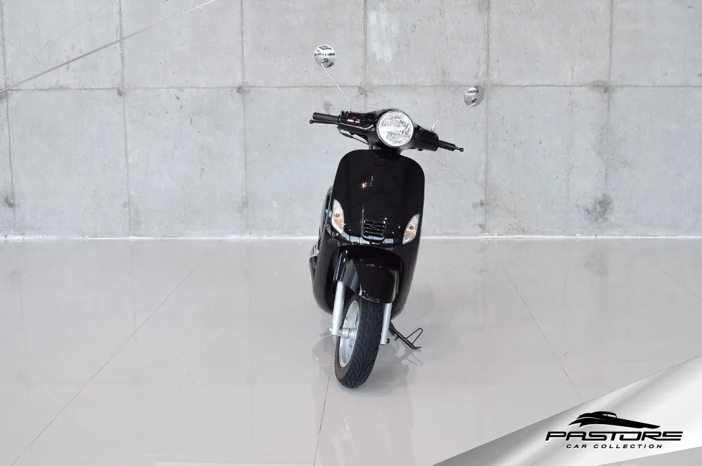 Benzhou Scooter Collection YY150 T
