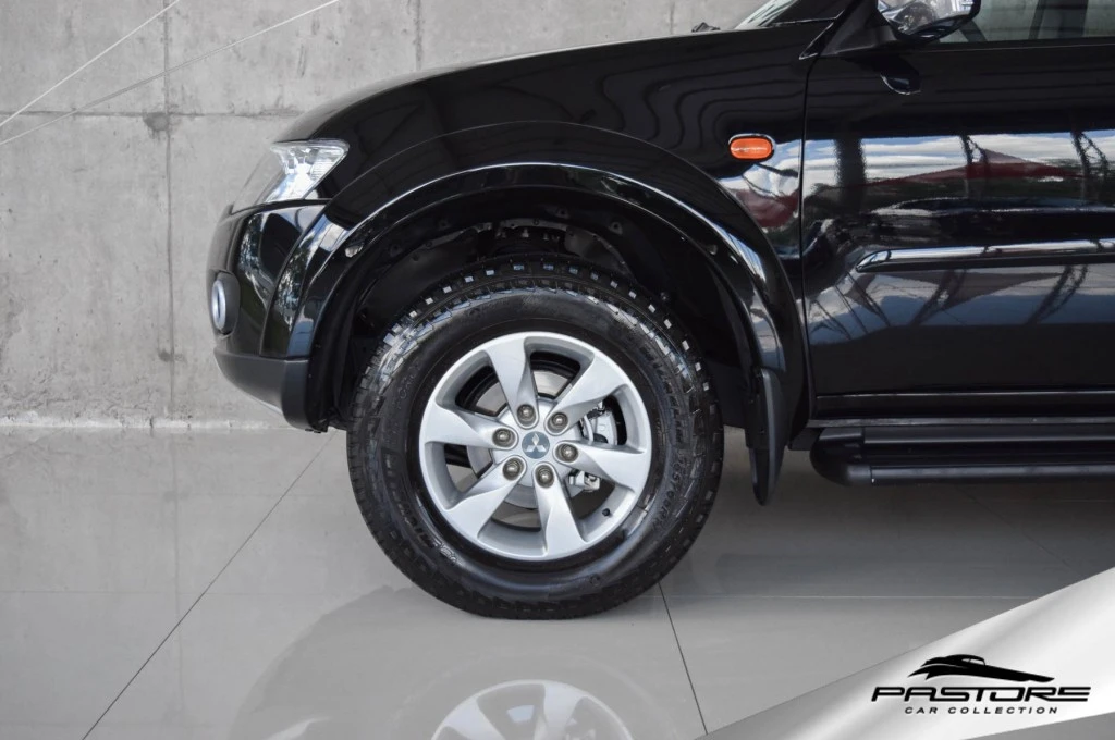 Mitsubishi Pajero Dakar HPE Diesel