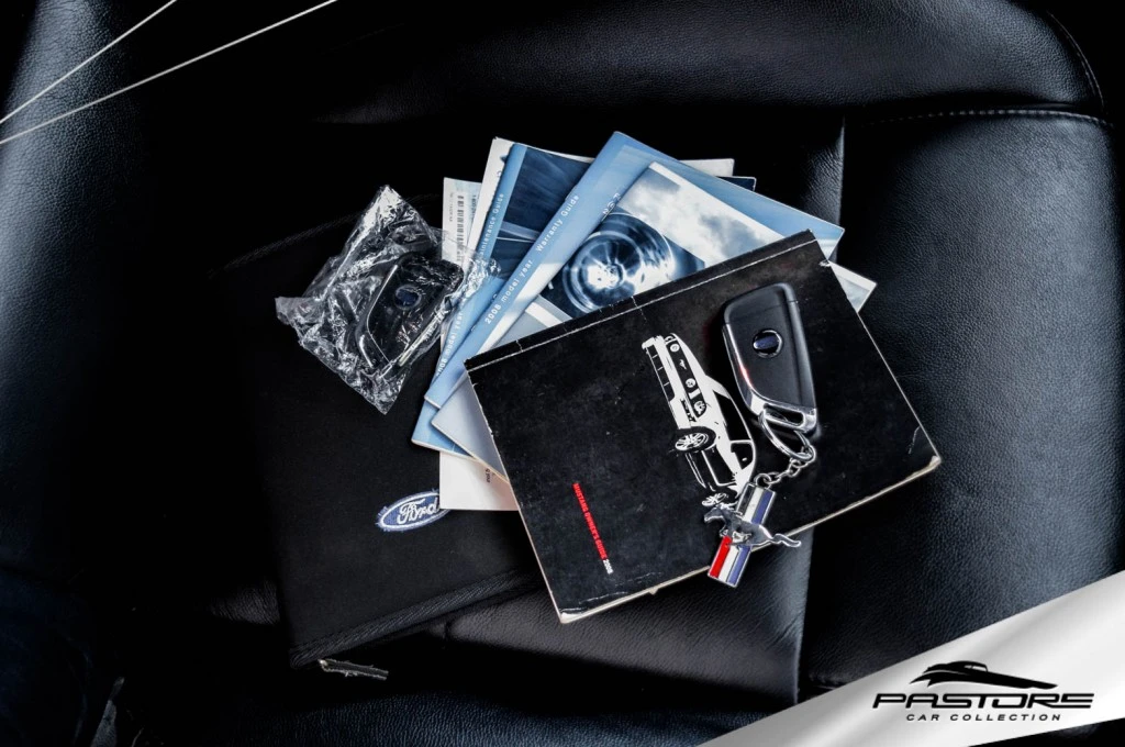 Ford Mustang Coupe V6