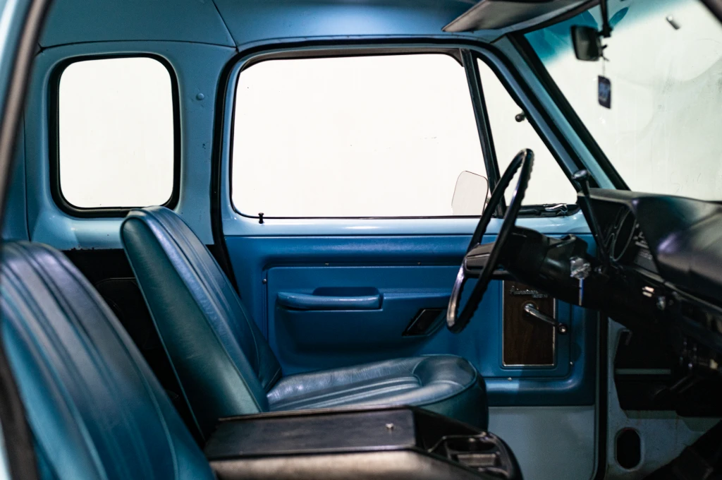 Dodge Dodge D100 Club Cab