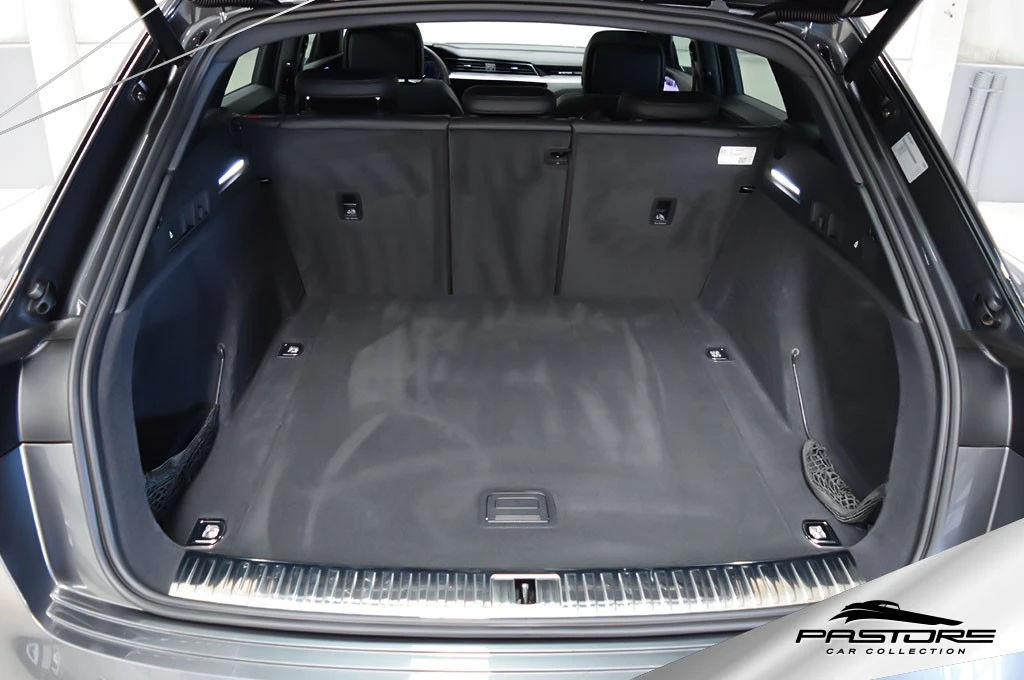 Audi E-tron Performance Black