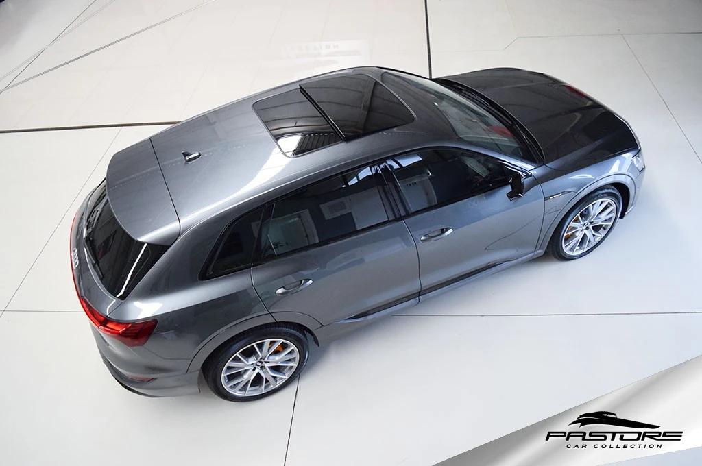 Audi E-tron Performance Black