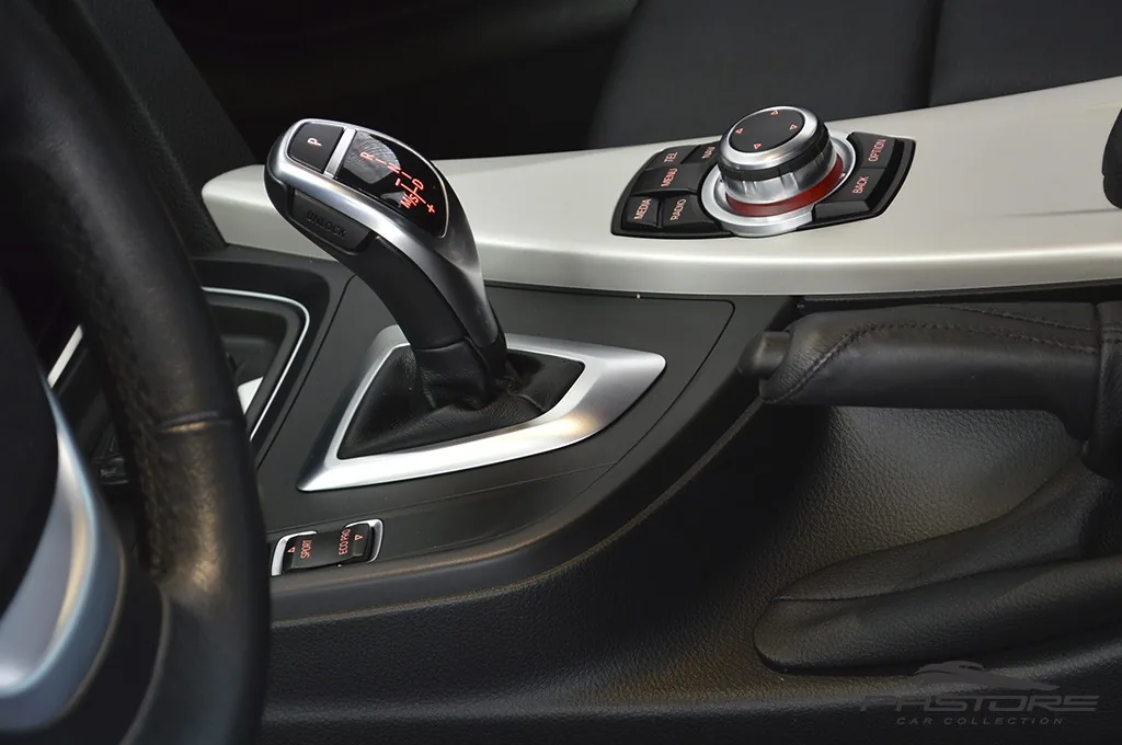 BMW 320i Active Flex