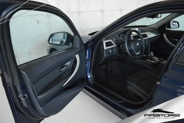 BMW 320i Active Flex