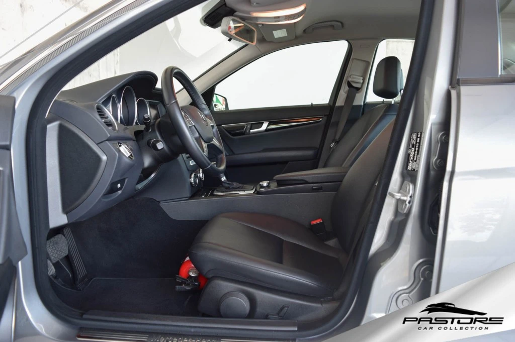 Mercedes-Benz C180 CGI Classic