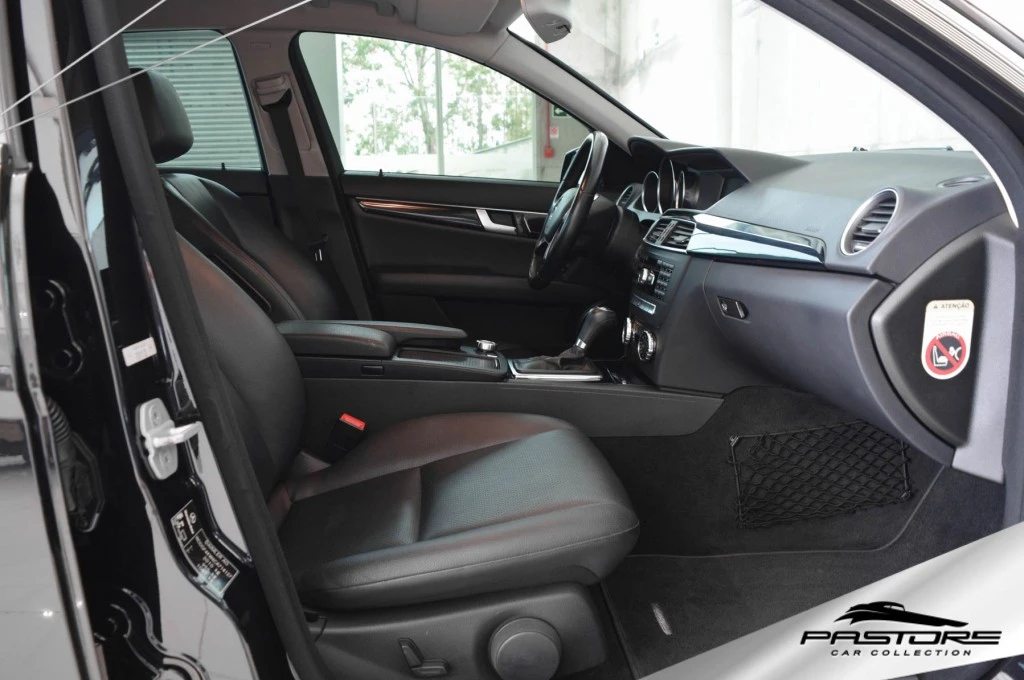 Mercedes-Benz C180 CGI Classic