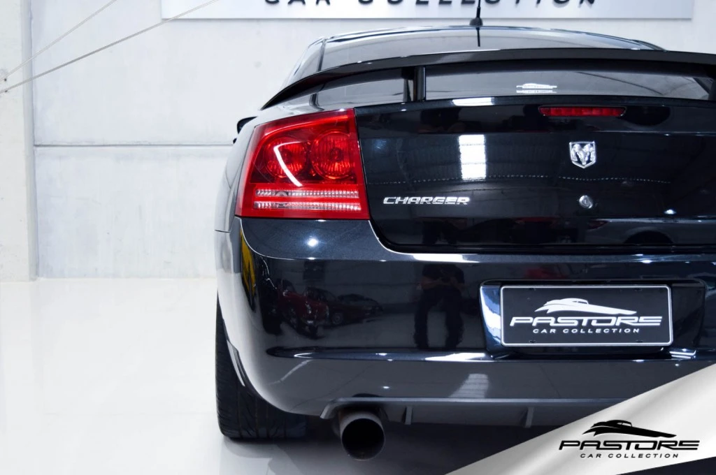 Dodge Charger SRT8 Hemi