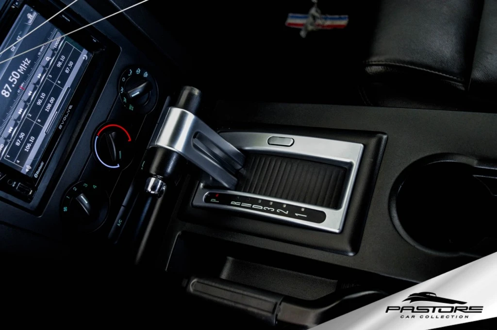 Ford Mustang Coupe V6