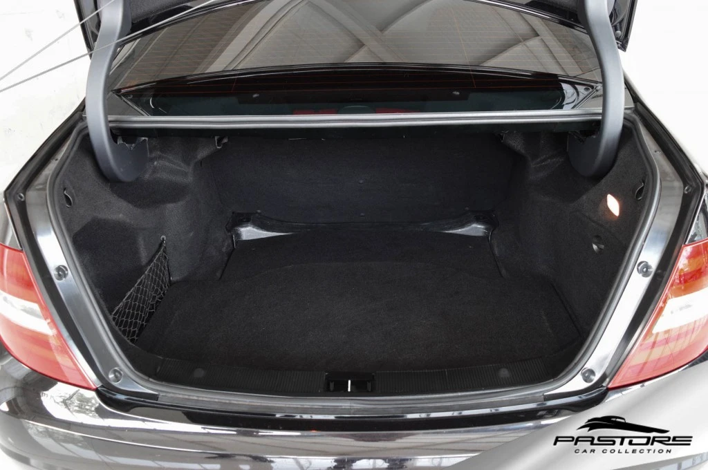 Mercedes-Benz C180 CGI Classic