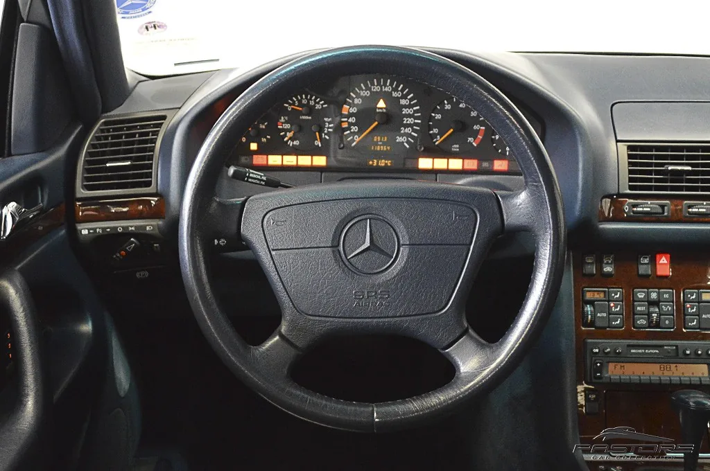 Mercedes-Benz S500 Sedan