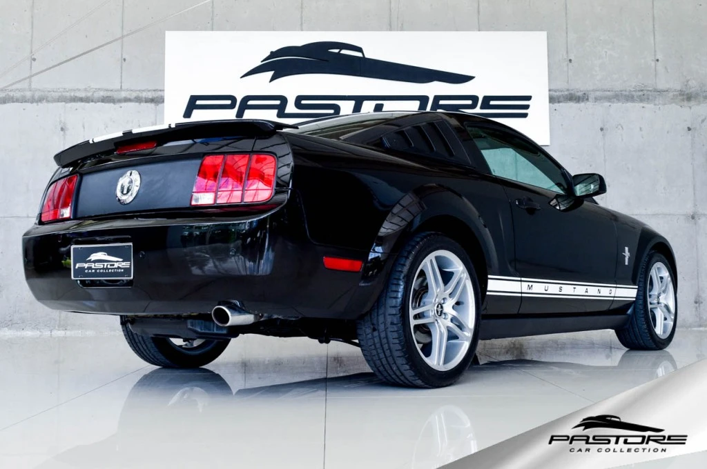 Ford Mustang Coupe V6