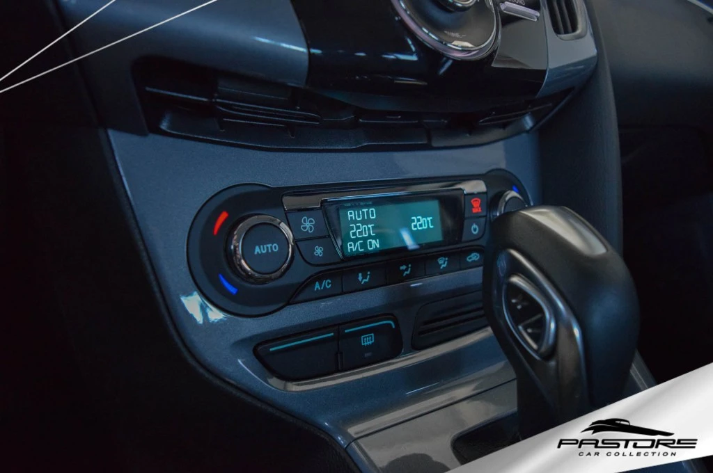 Ford Focus Titanium Hatch