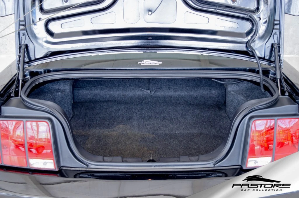 Ford Mustang Coupe V6