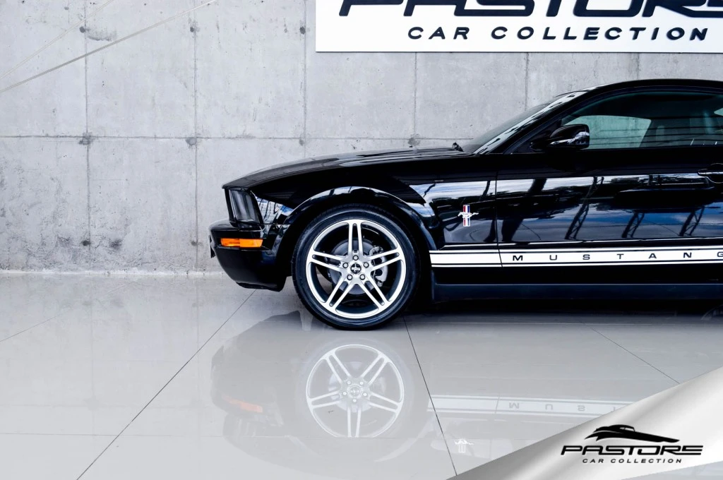 Ford Mustang Coupe V6