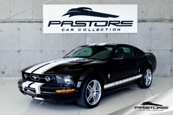 Ford Mustang Coupe V6