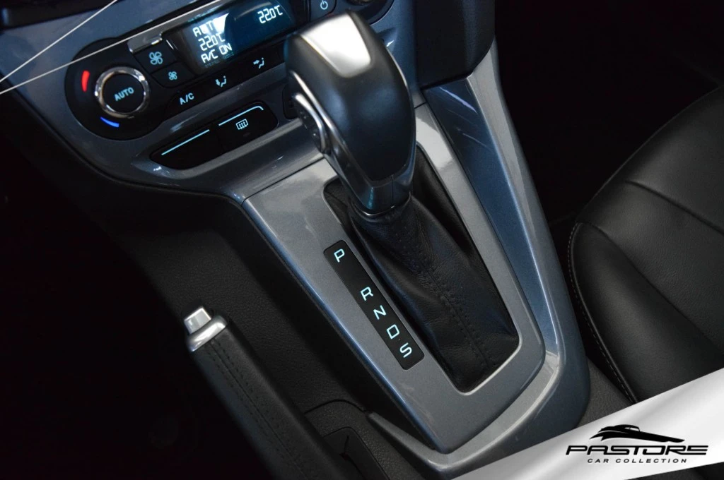 Ford Focus Titanium Hatch