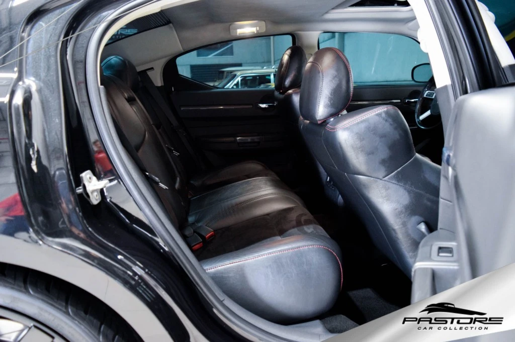 Dodge Charger SRT8 Hemi