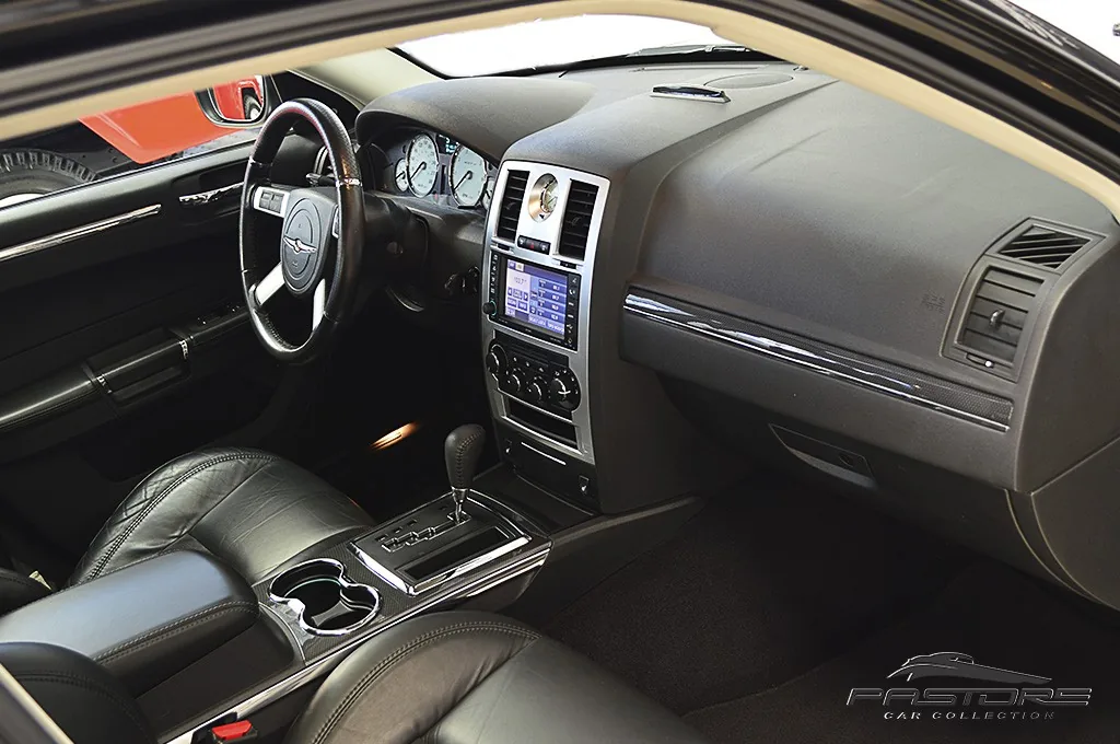 Chrysler 300C SRT8