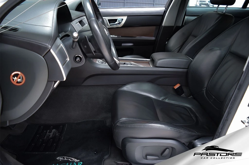 Jaguar XF 2.0 Luxury