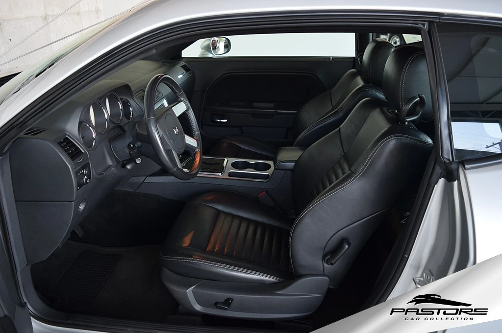 Dodge Challenger SE V6