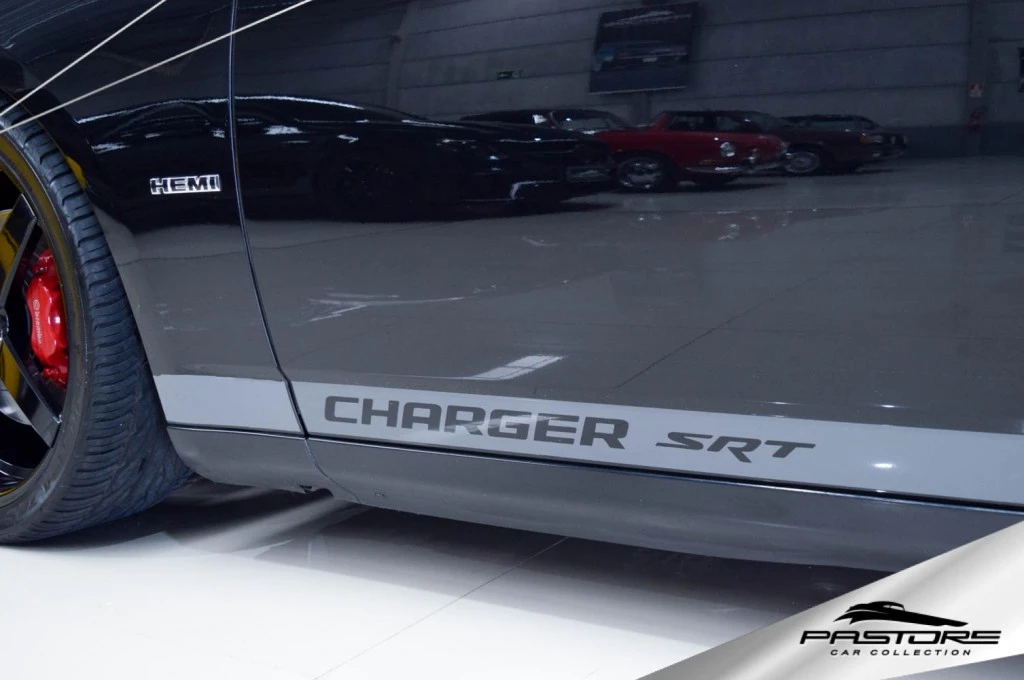 Dodge Charger SRT8 Hemi