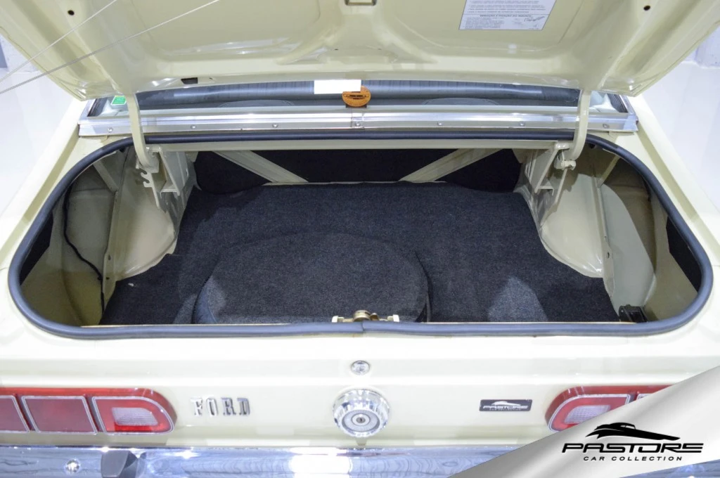 Ford Maverick Super V8