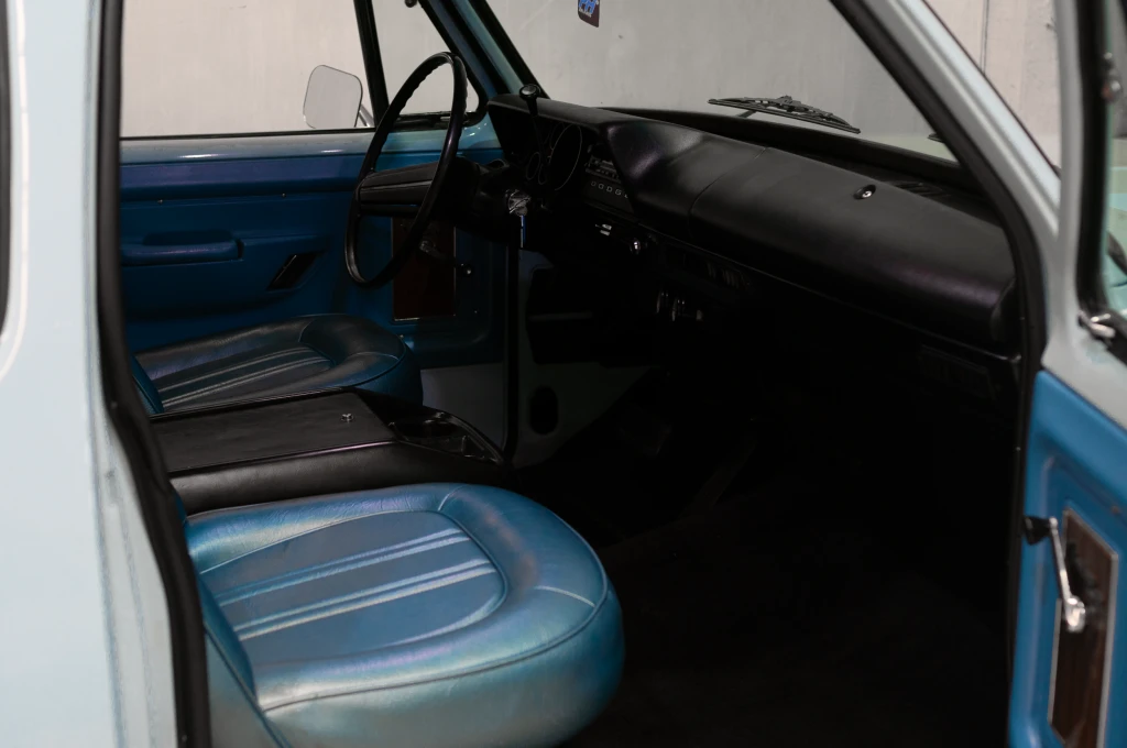 Dodge Dodge D100 Club Cab